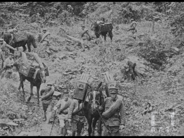 妙義山山砲行軍